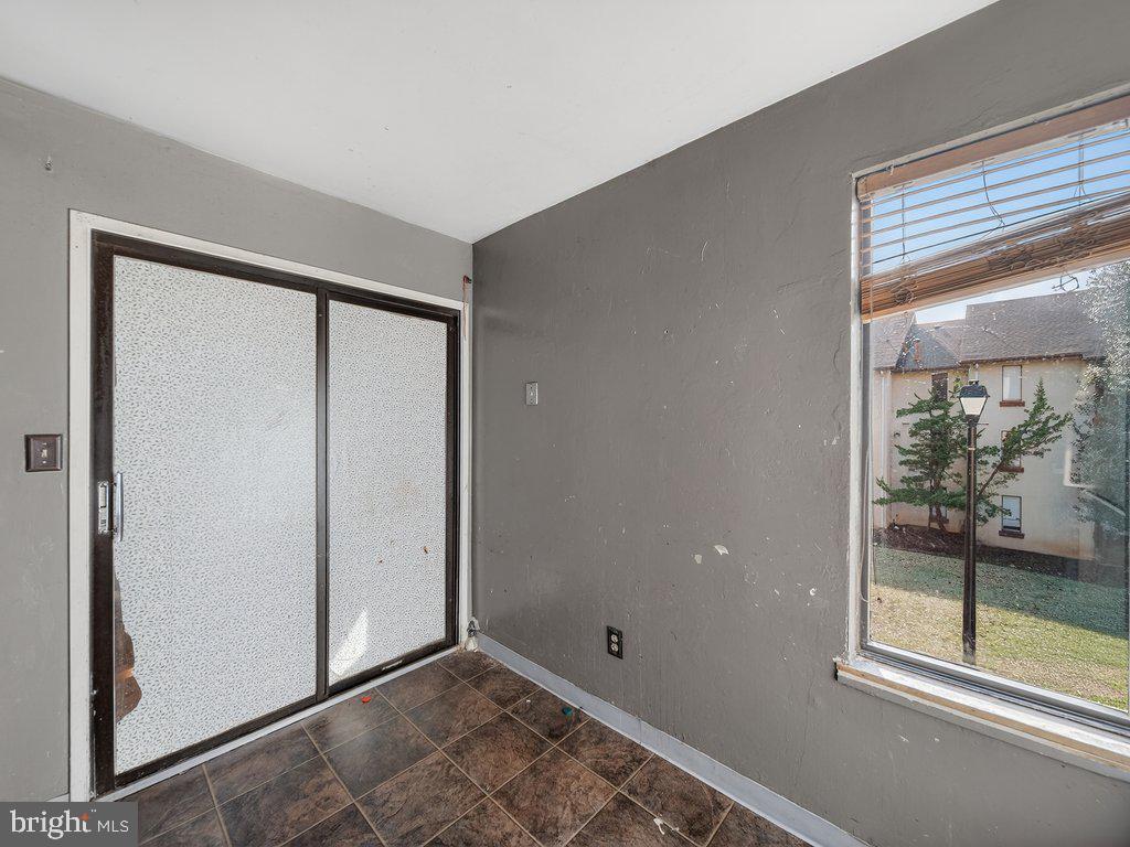 9635 Whiteacre Rd #b-2 Property Photo 13