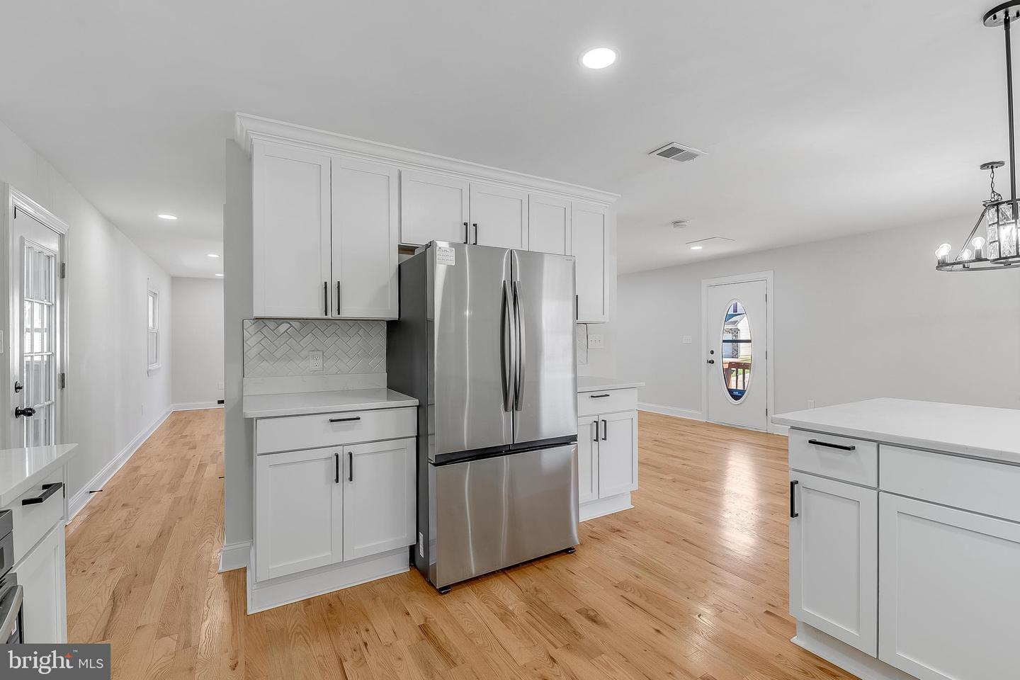 6354 Loudon Ave Property Photo 4