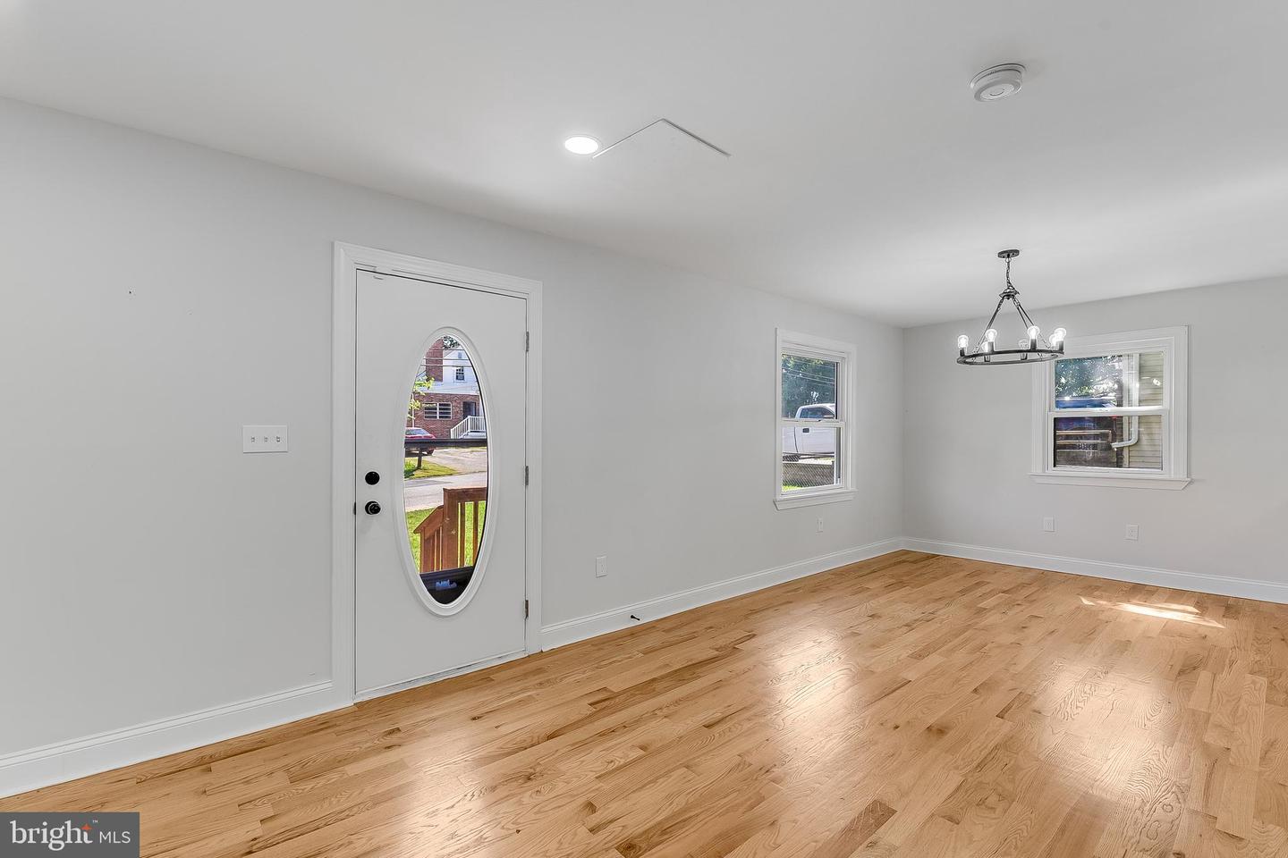 6354 Loudon Ave Property Photo 8