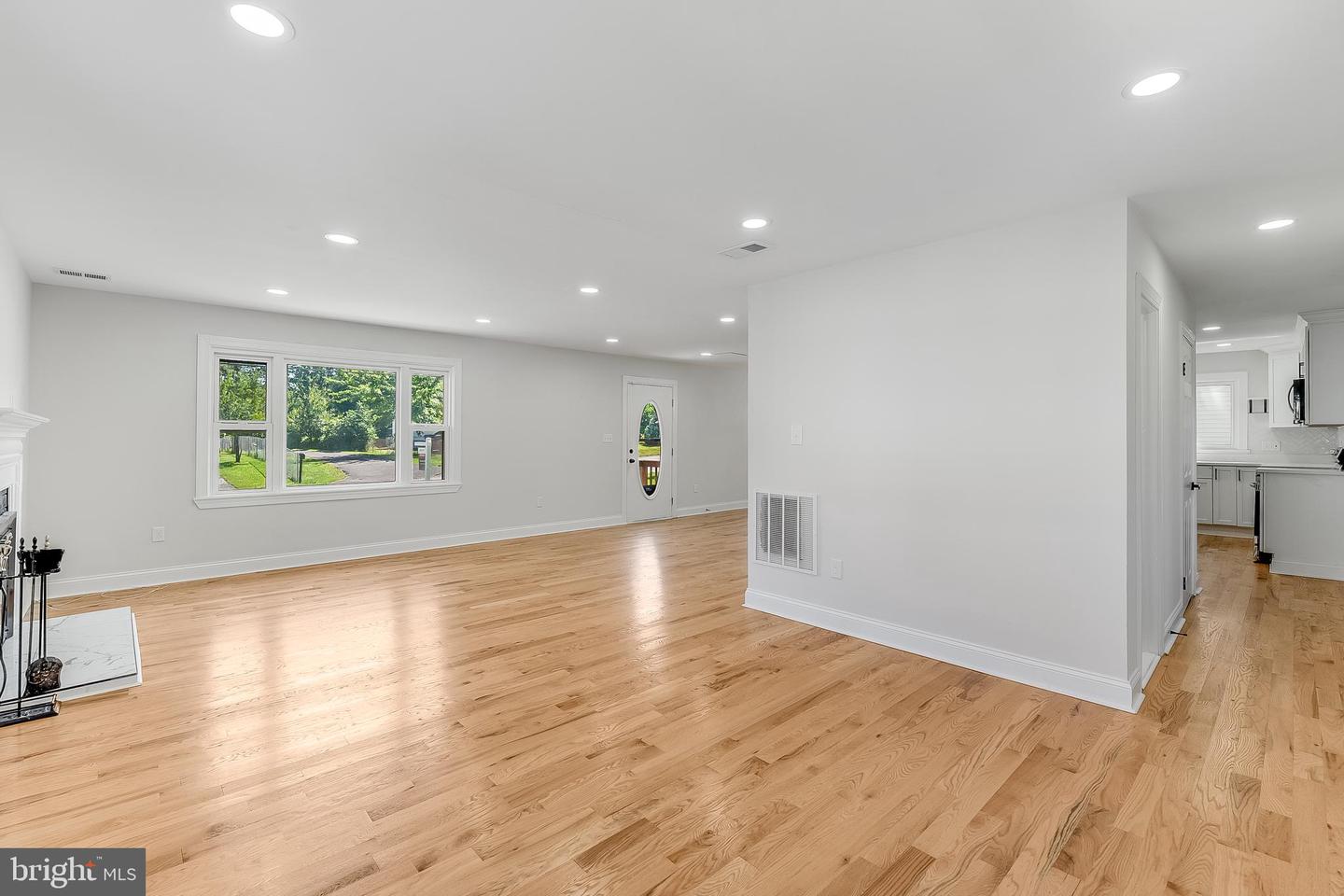 6354 Loudon Ave Property Photo 11