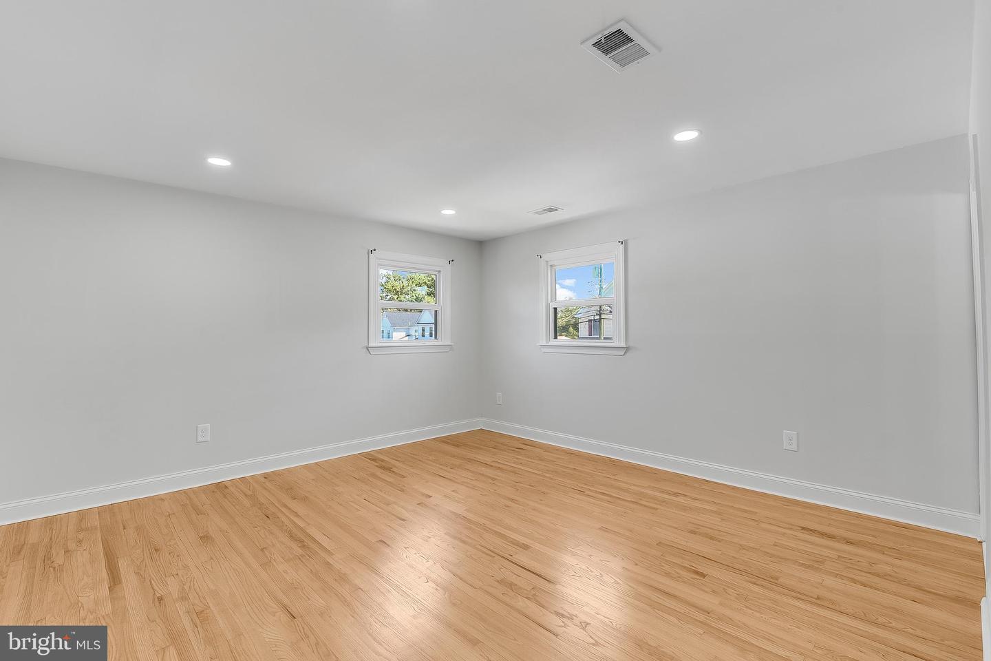 6354 Loudon Ave Property Photo 15