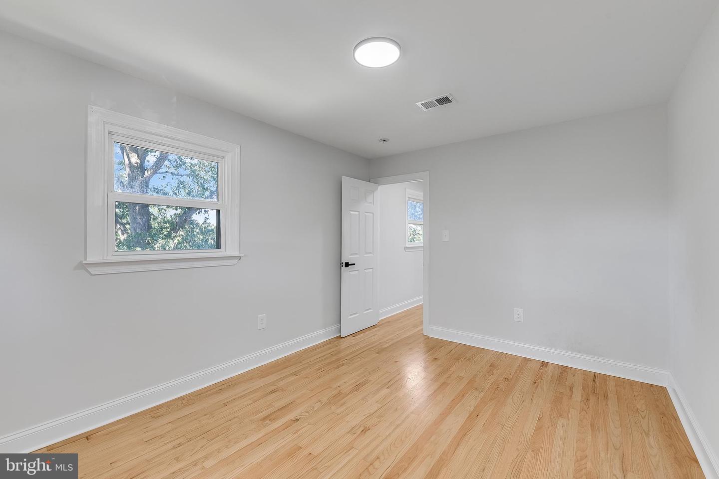 6354 Loudon Ave Property Photo 18
