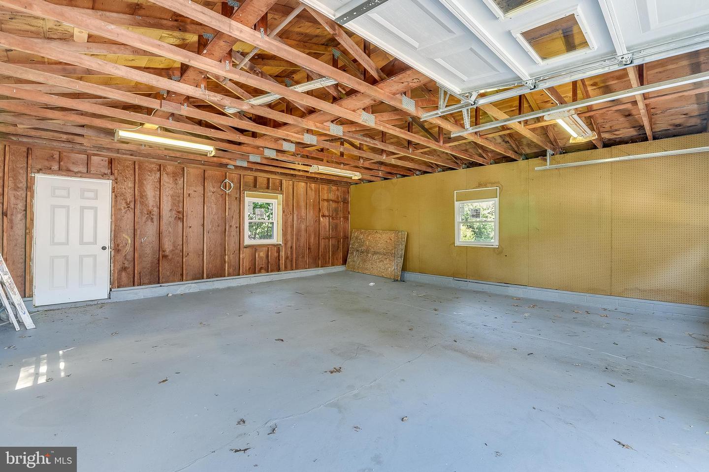 6354 Loudon Ave Property Photo 36