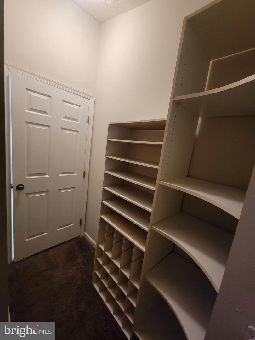 8702 Castlerock Ct Property Photo 34