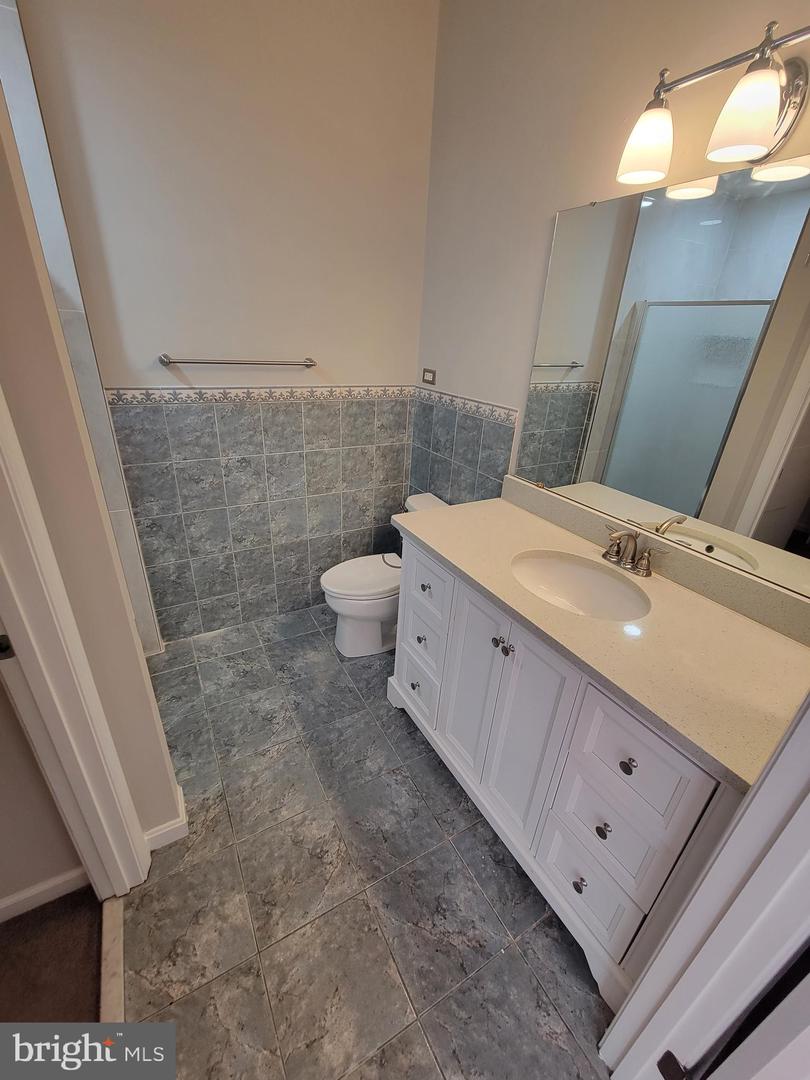 8702 Castlerock Ct Property Photo 36