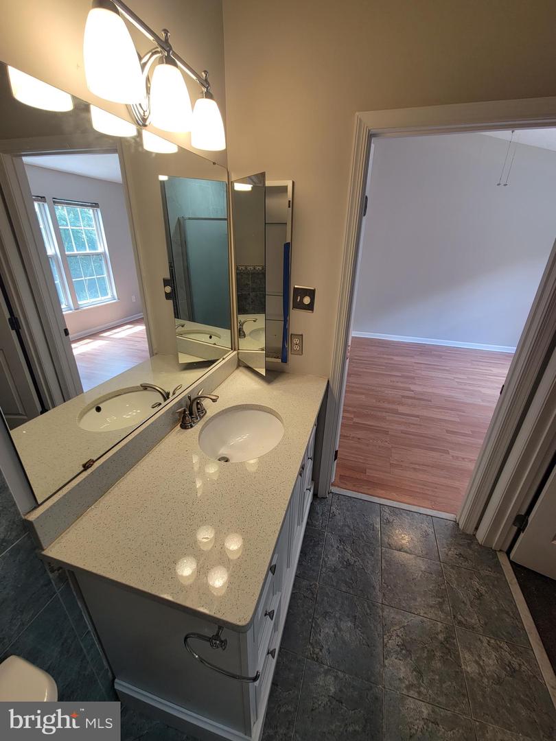 8702 Castlerock Ct Property Photo 39