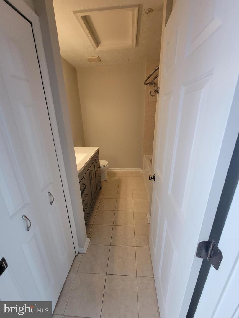 8702 Castlerock Ct Property Photo 40