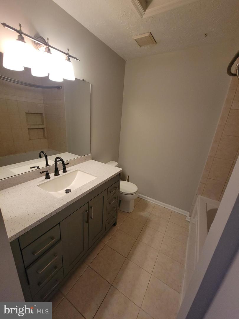 8702 Castlerock Ct Property Photo 41