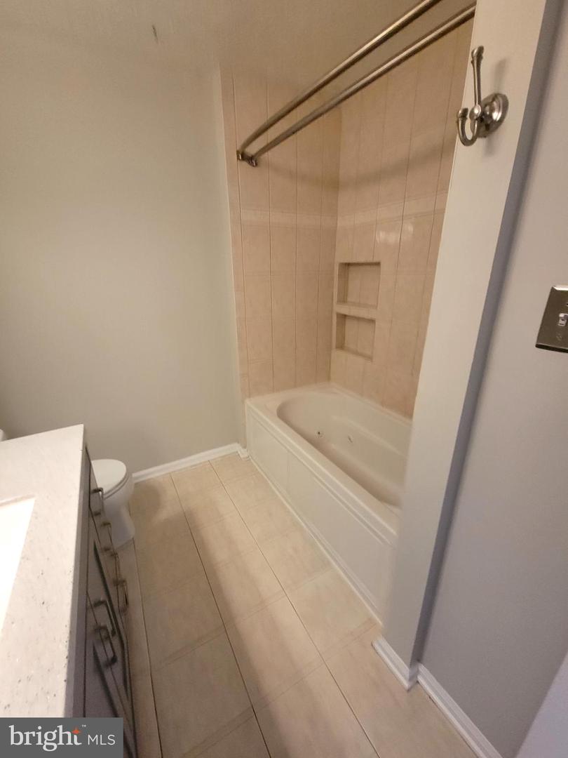 8702 Castlerock Ct Property Photo 42