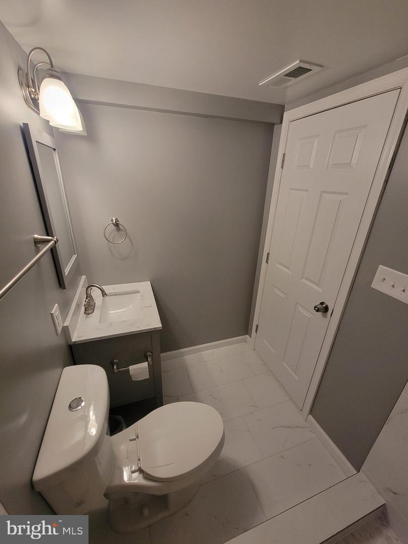 8702 Castlerock Ct Property Photo 57