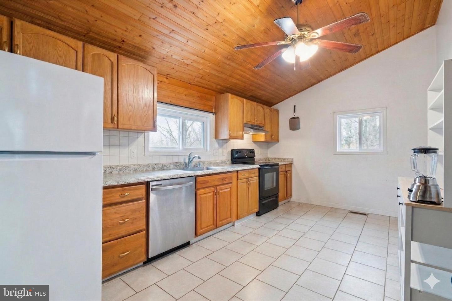 16700 Frederick Rd Property Photo 8