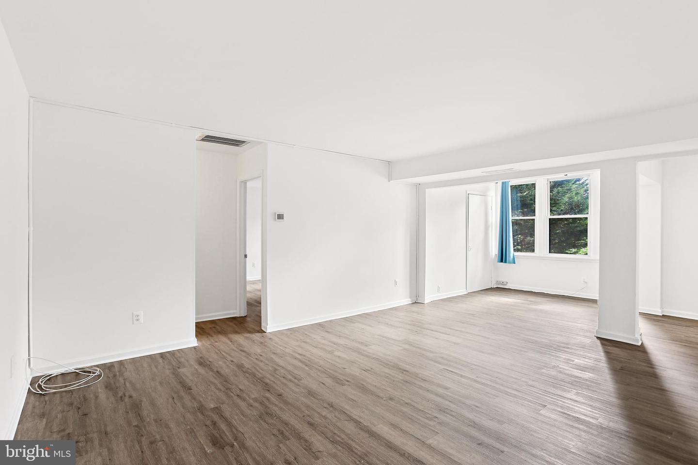 9629 White Acre Rd #b-2 Property Photo 3