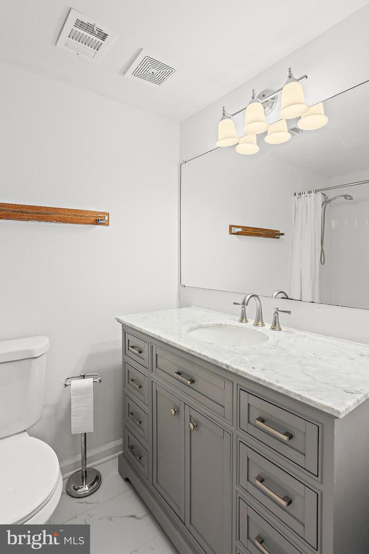 9629 White Acre Rd #b-2 Property Photo 7