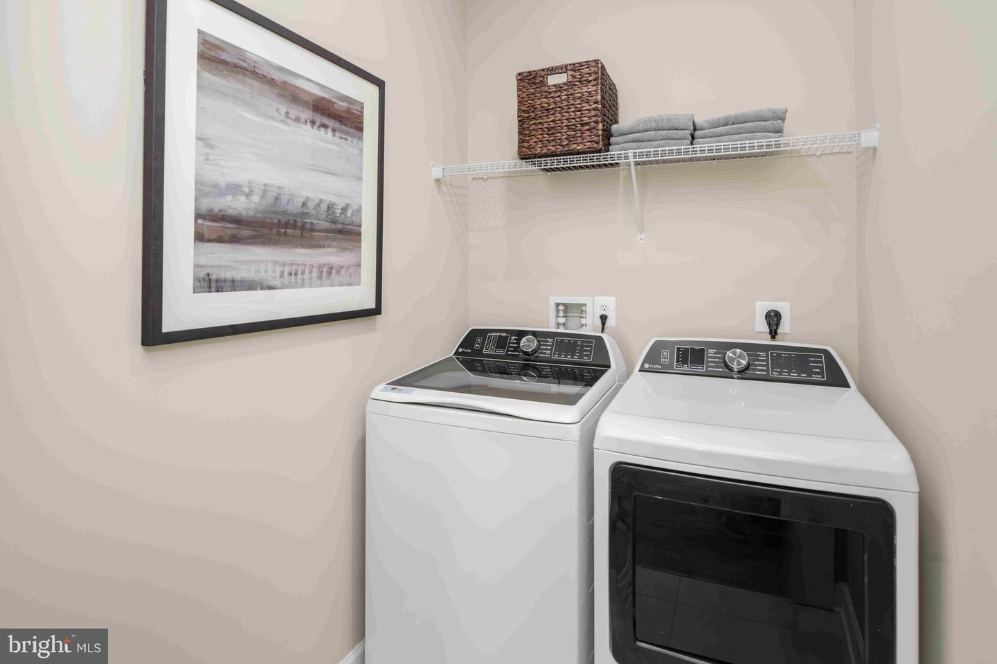 5451 Pondview Ln Property Photo 17