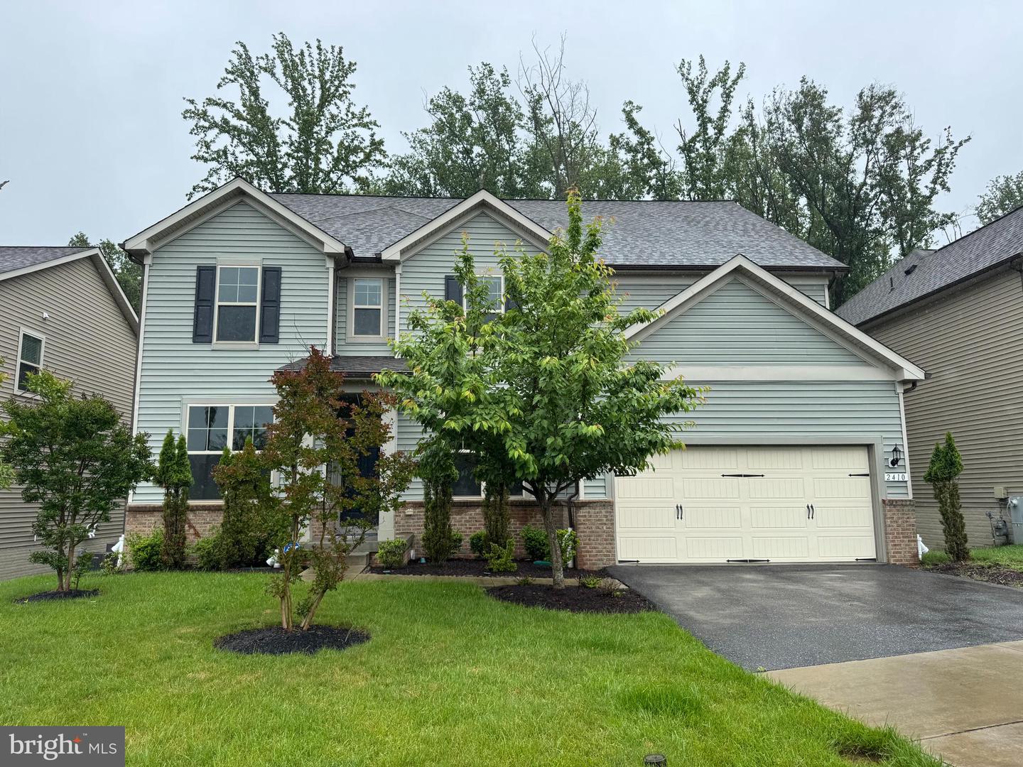 2410 Vineyard Springs Way Property Photo 2