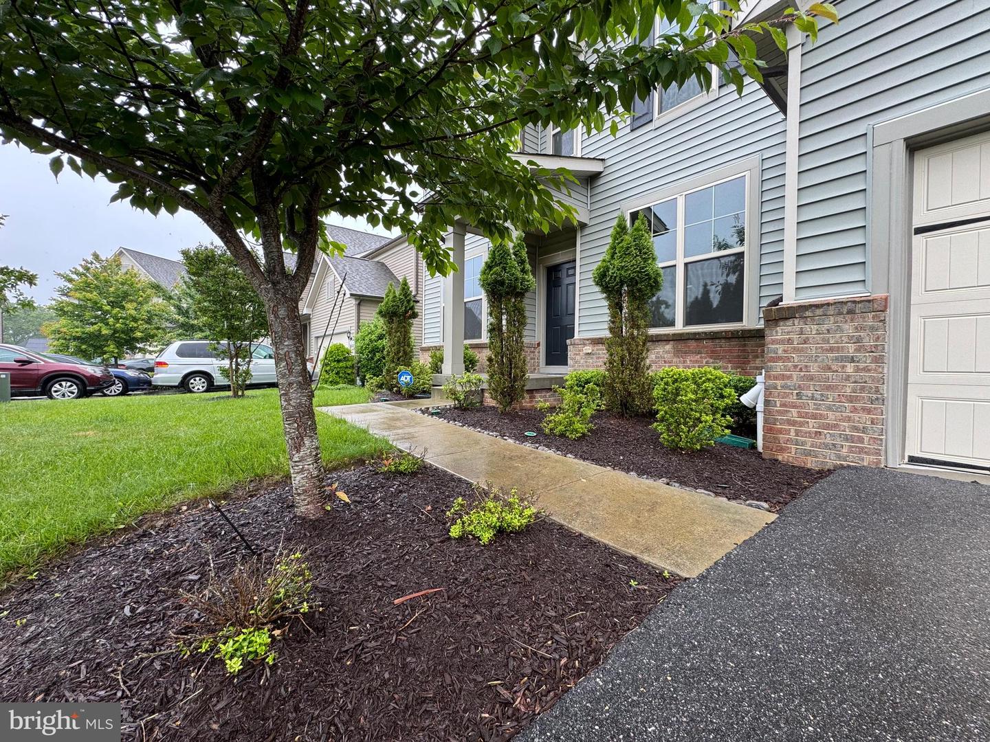 2410 Vineyard Springs Way Property Photo 3