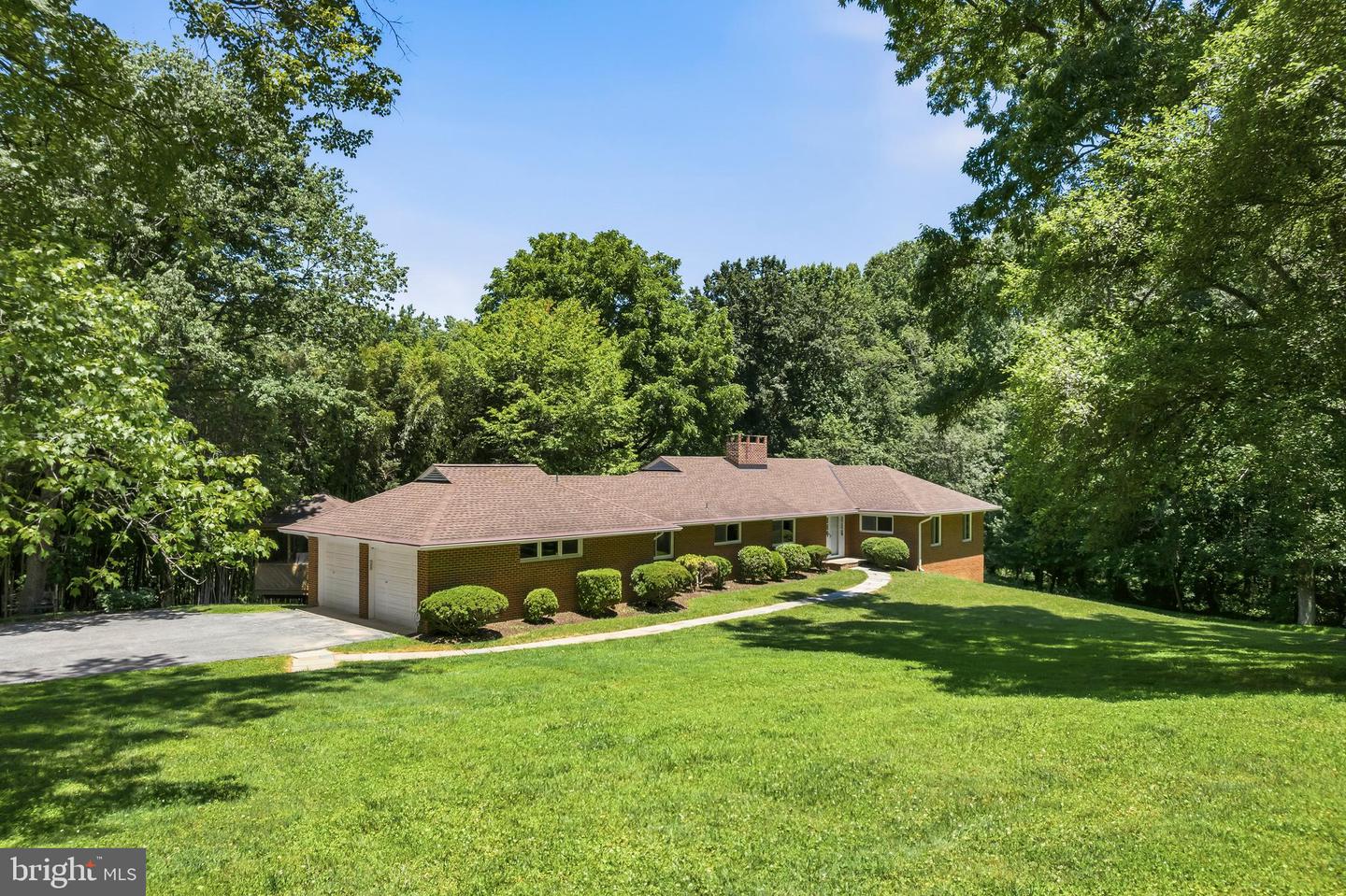 6281 Linkythorn Ln Property Photo 5