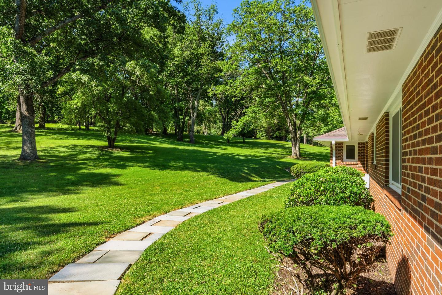 6281 Linkythorn Ln Property Photo 8