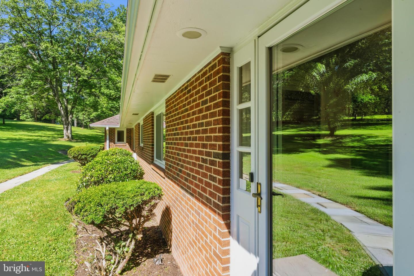 6281 Linkythorn Ln Property Photo 9