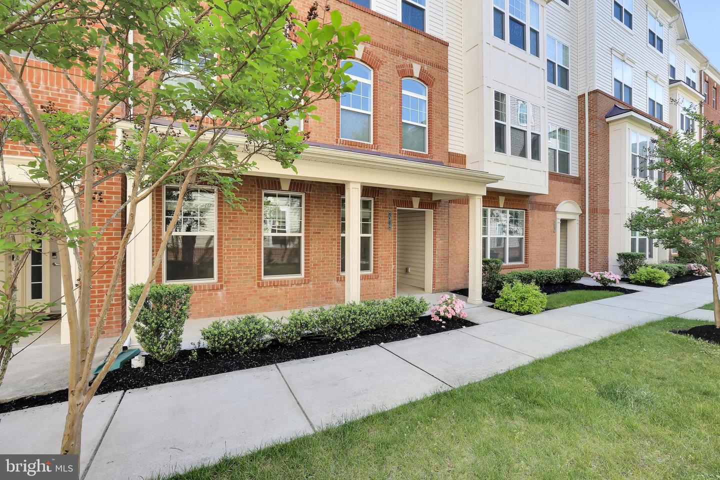 7312 Harlow Way #b Property Photo 2