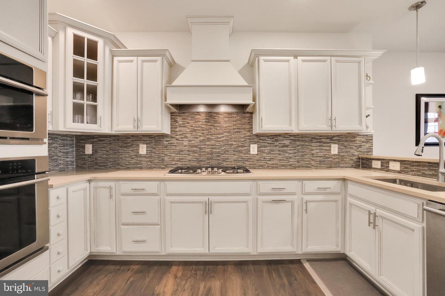 7312 Harlow Way #b Property Photo 6