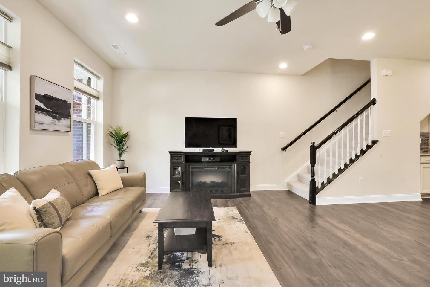 7312 Harlow Way #b Property Photo 25