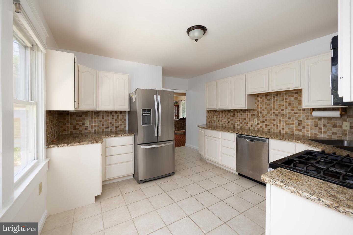 8615 Ridge Rd Property Photo 3
