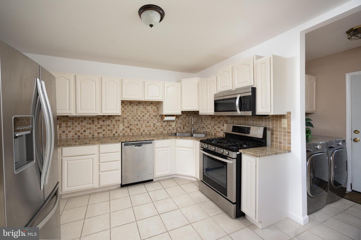 8615 Ridge Rd Property Photo 4