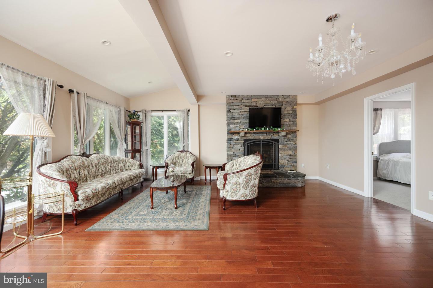 8615 Ridge Rd Property Photo 10