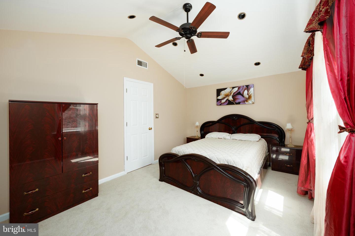 8615 Ridge Rd Property Photo 14