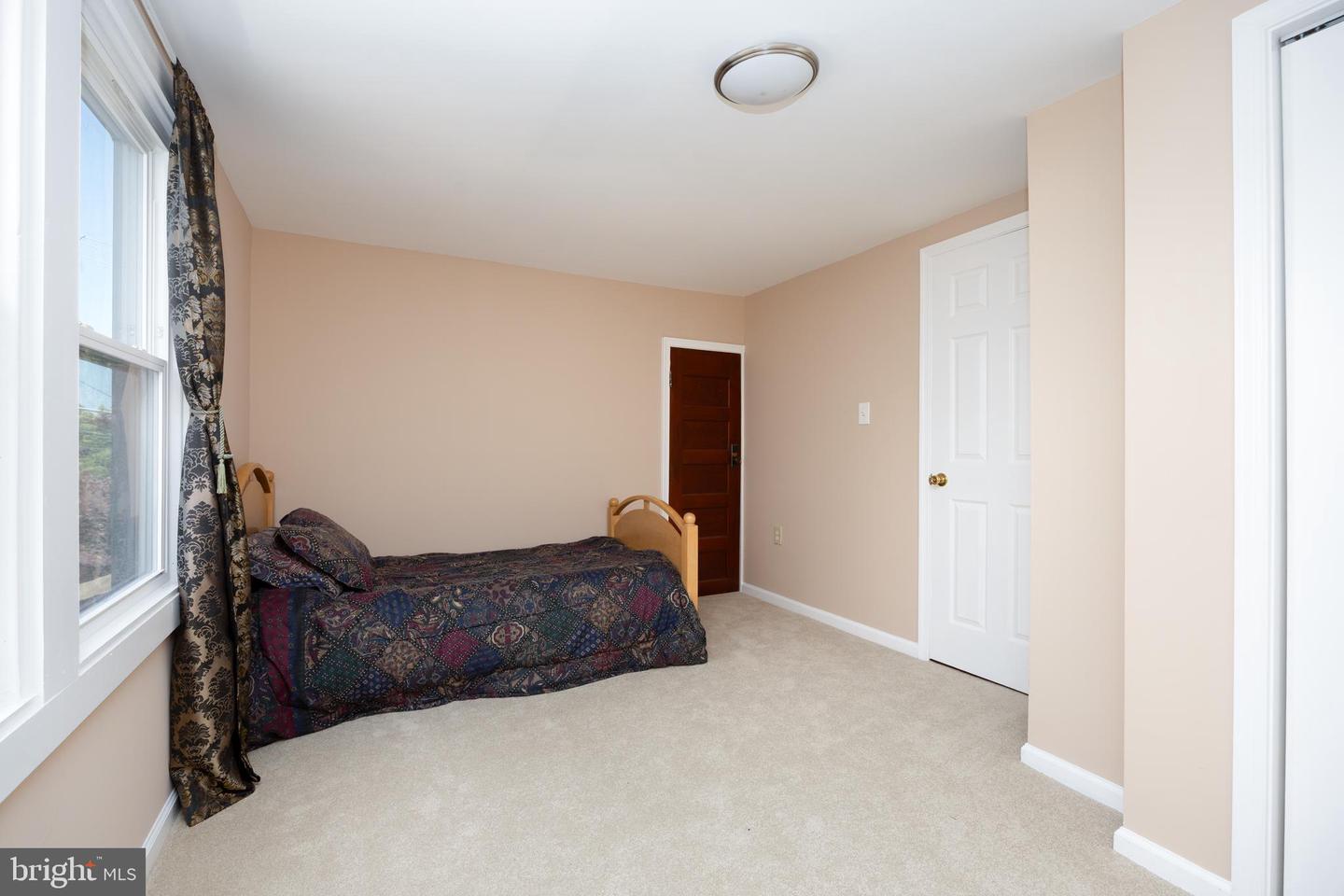 8615 Ridge Rd Property Photo 17
