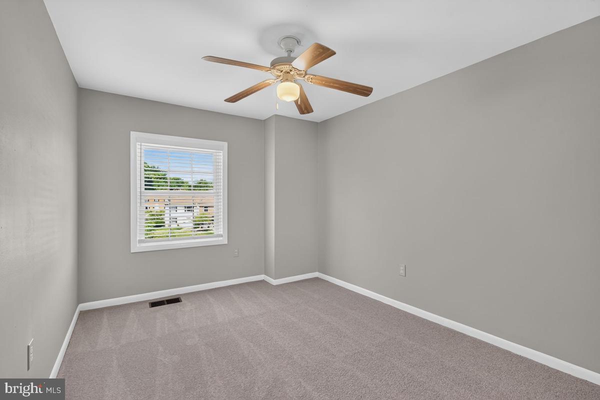 9220 Bridle Path Ln #n Property Photo 10