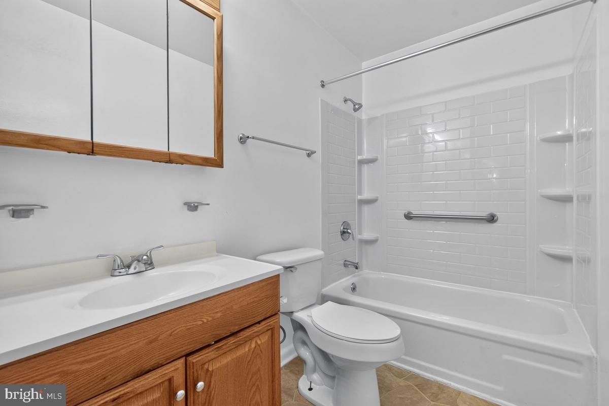 9220 Bridle Path Ln #n Property Photo 13