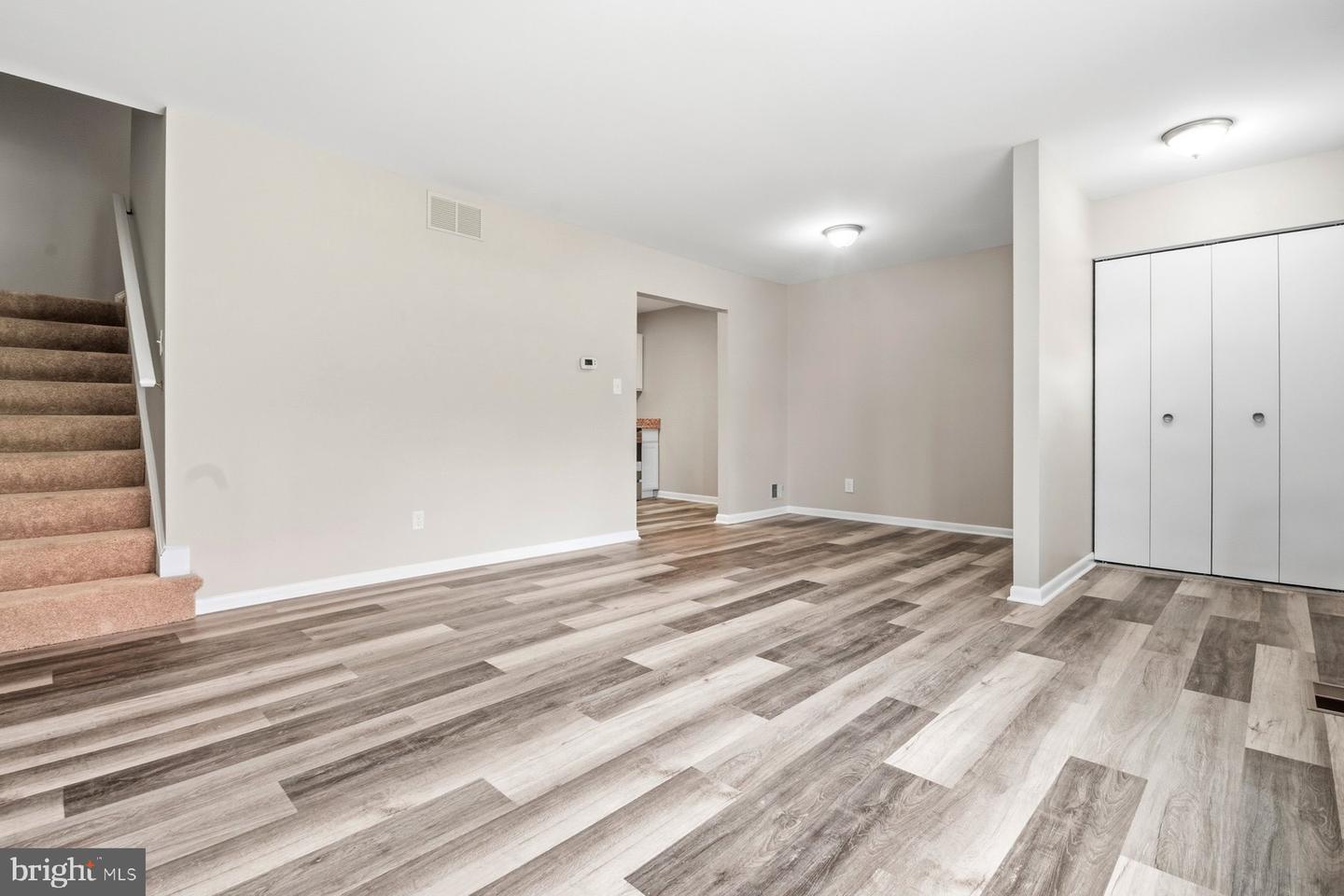 9080 Moonshine Hollow #f Property Photo 14