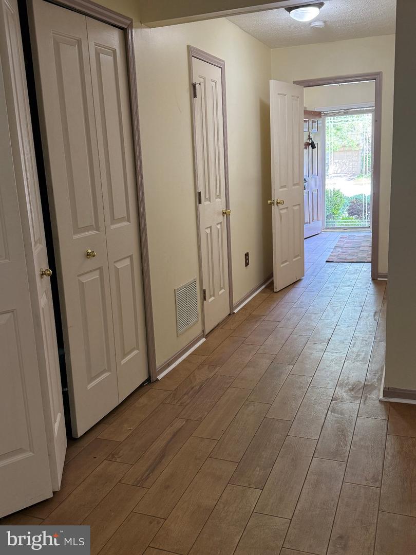 9324 Daly Ct Property Photo 3