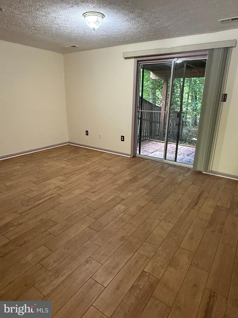 9324 Daly Ct Property Photo 4