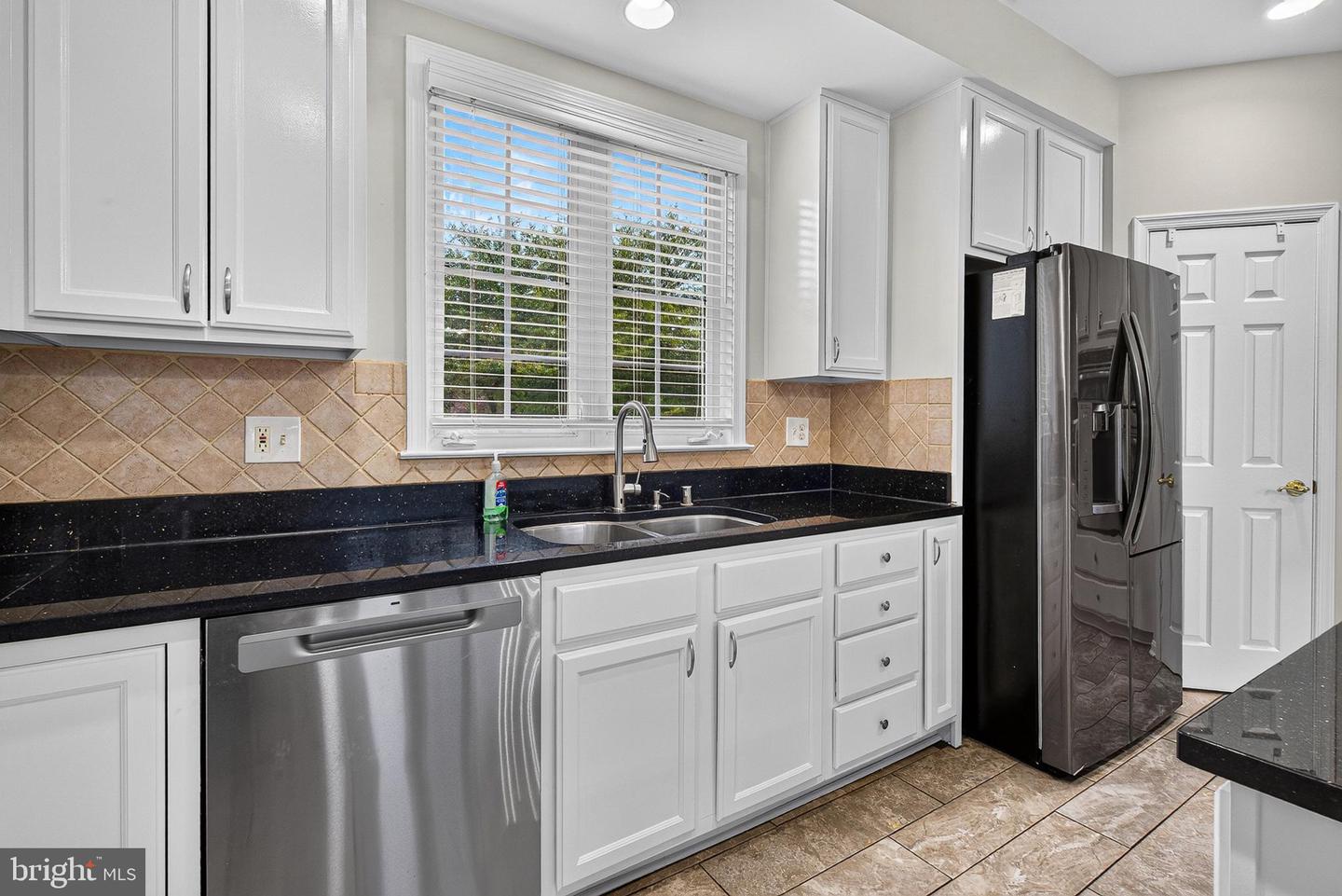 11171 Willow Green Way W Property Photo 17