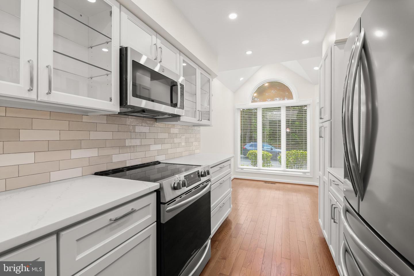 5189 Columbia Rd #10 49 Property Photo 10