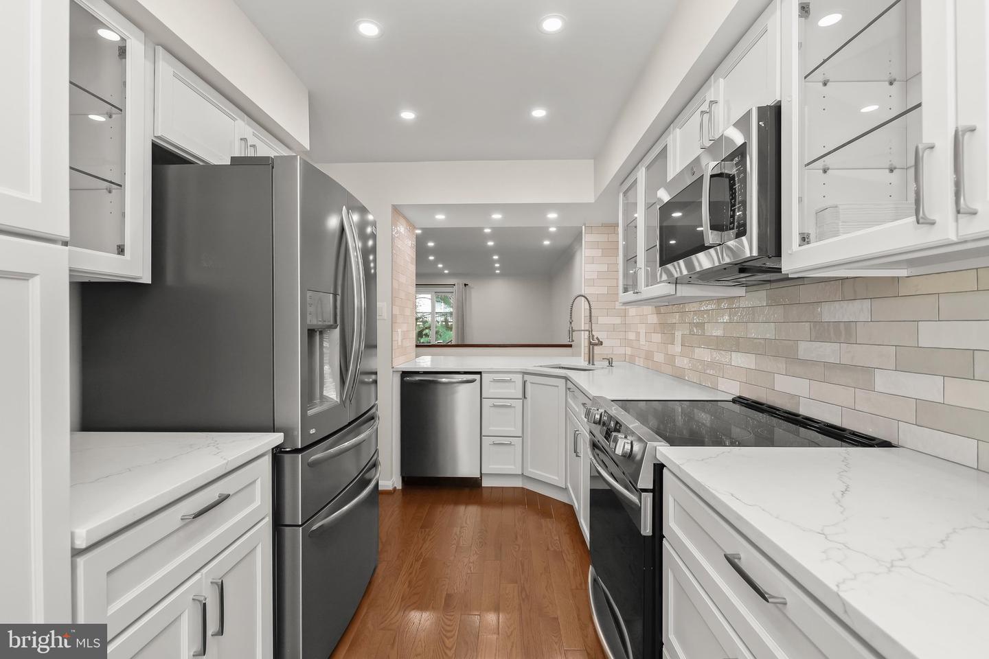 5189 Columbia Rd #10 49 Property Photo 15