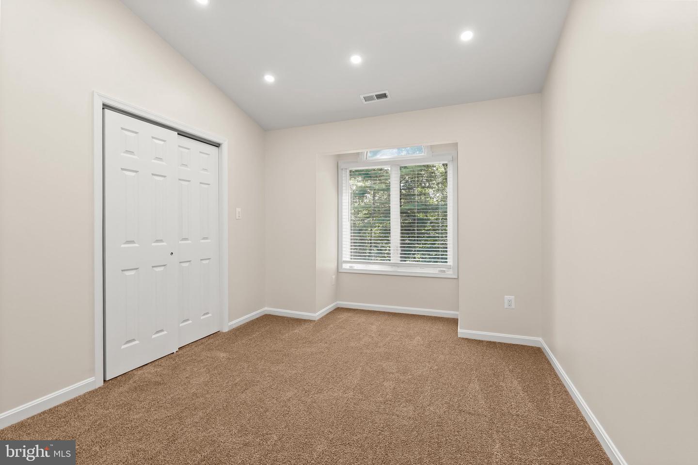 5189 Columbia Rd #10 49 Property Photo 35