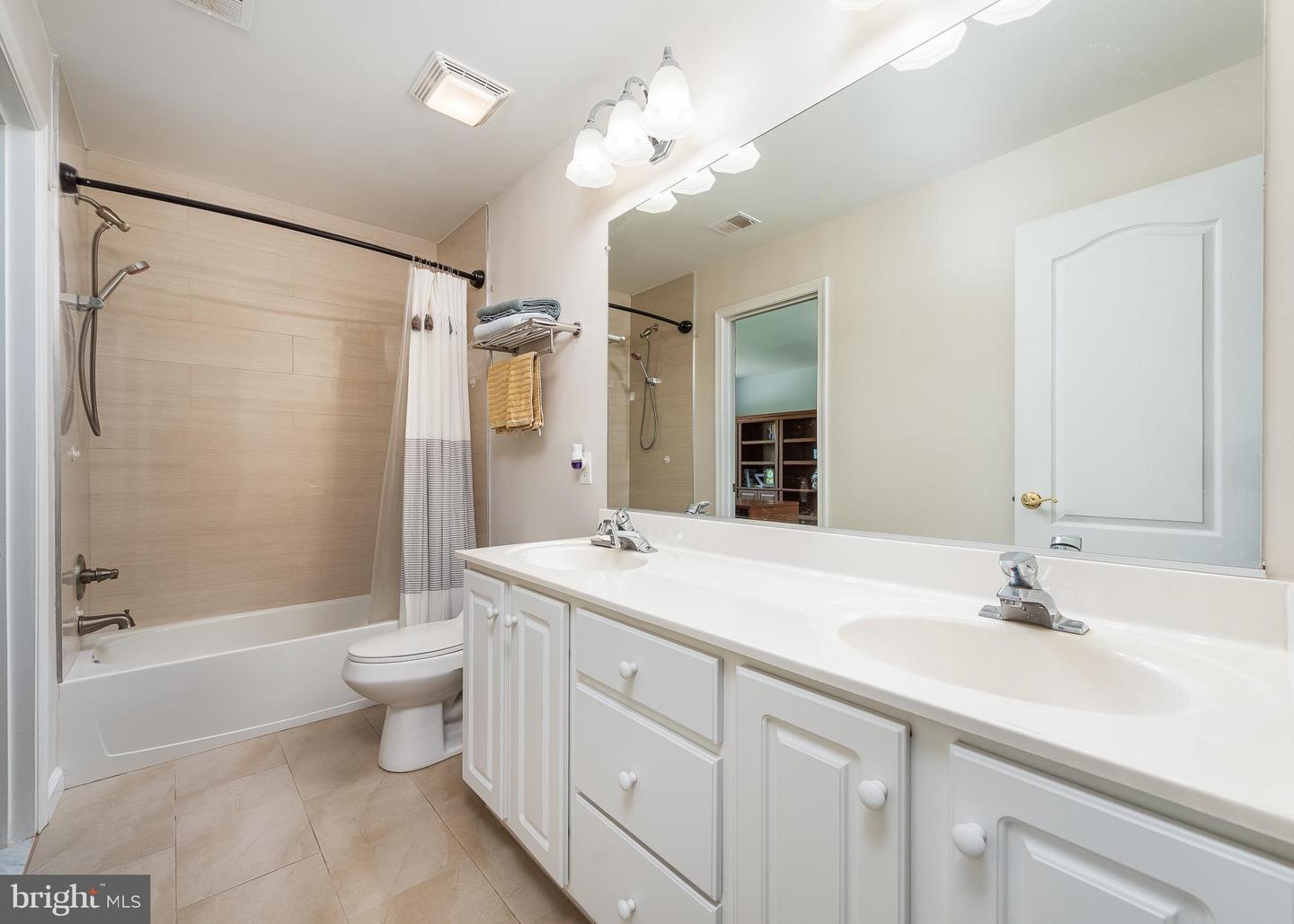 13728 Bold Venture Dr Property Photo 34