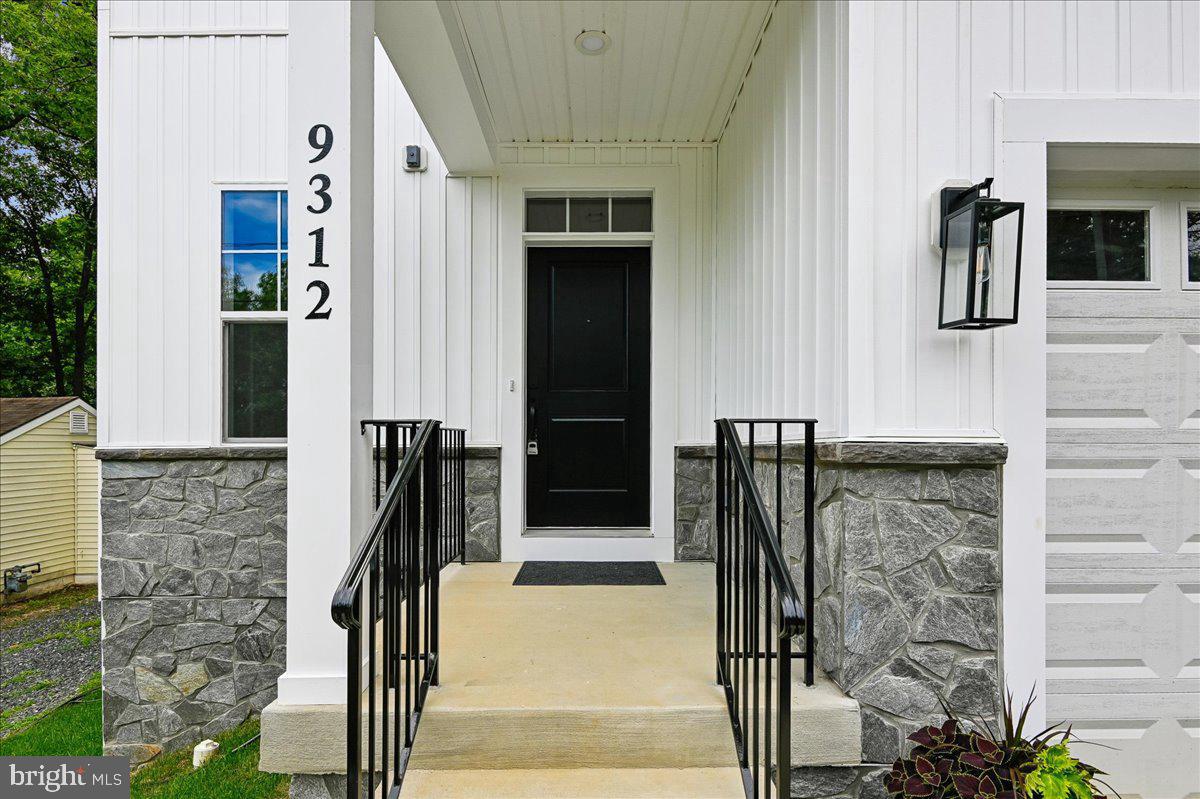 9312 Madison Ave Property Photo 3