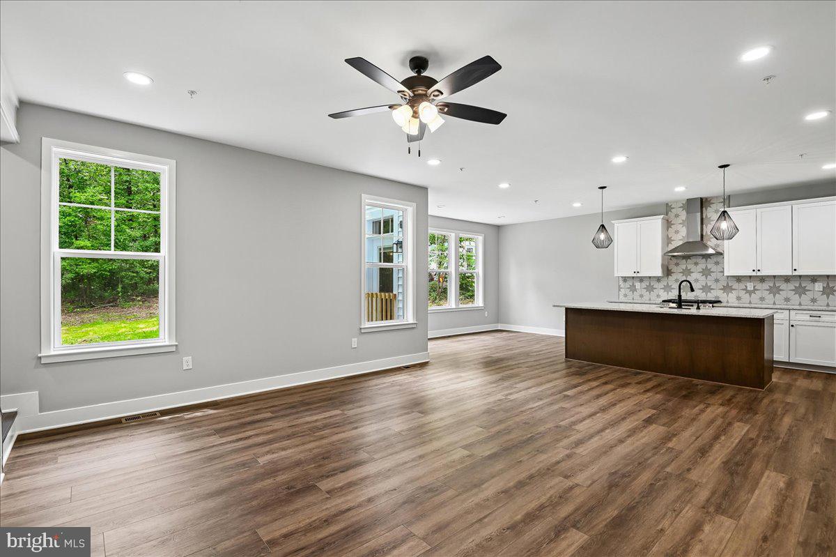 9312 Madison Ave Property Photo 4