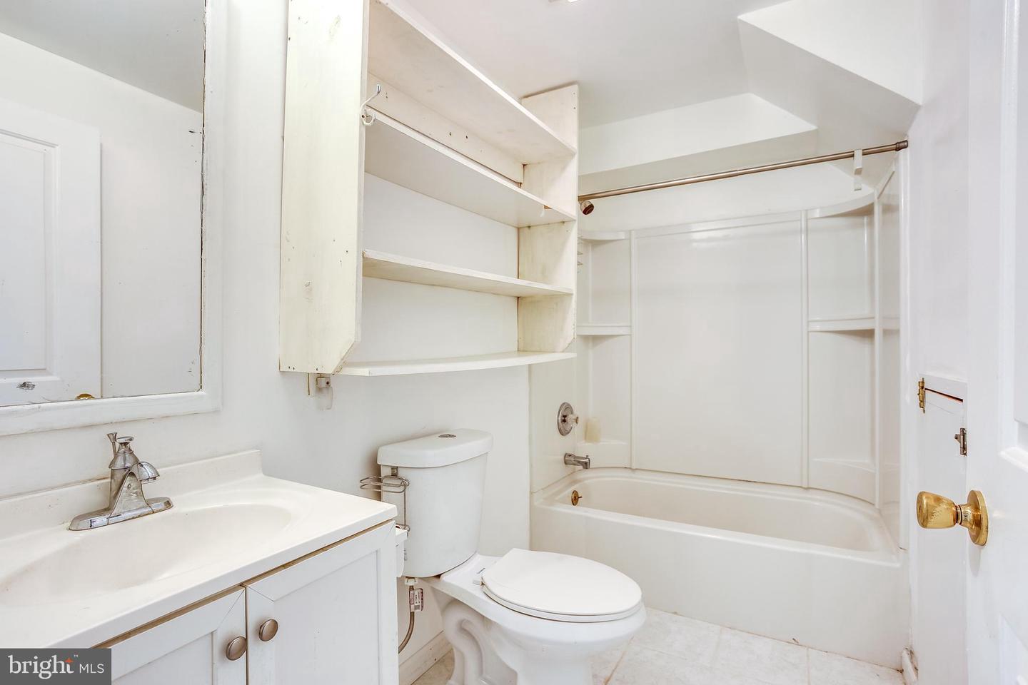 6412 Highbanks Ct Property Photo 14