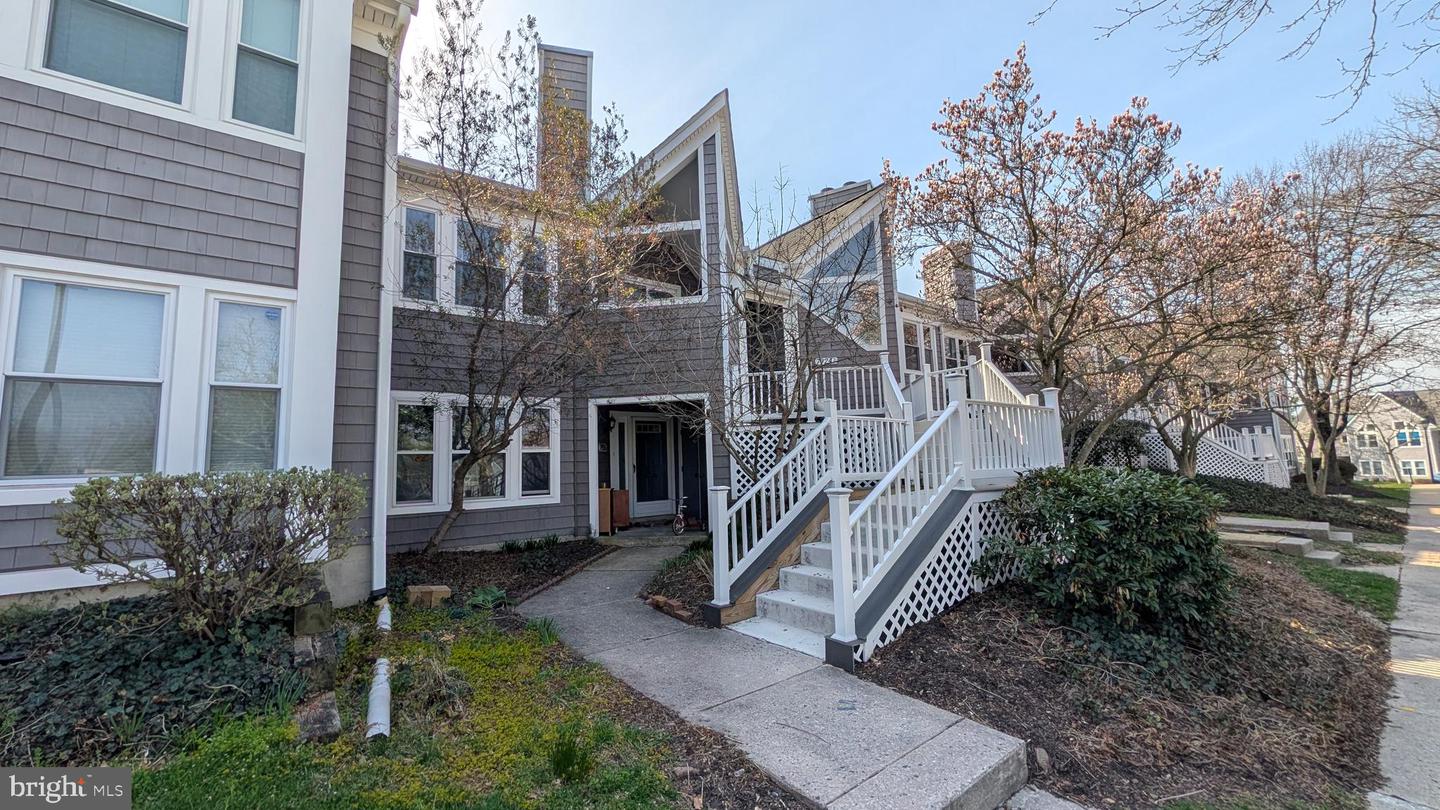 7924 Mayfair Cir #b Property Photo 1