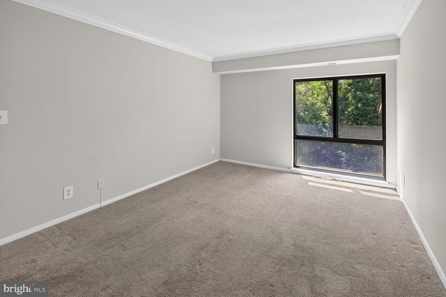 5915 Tamar Dr #11 Property Photo 5
