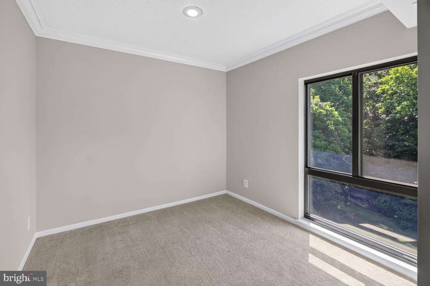 5915 Tamar Dr #11 Property Photo 11