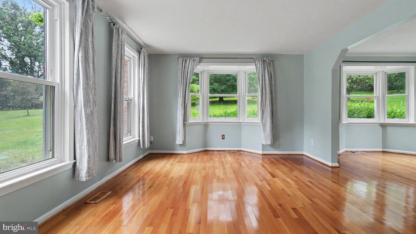 13083 Williamfield Dr Property Photo 6