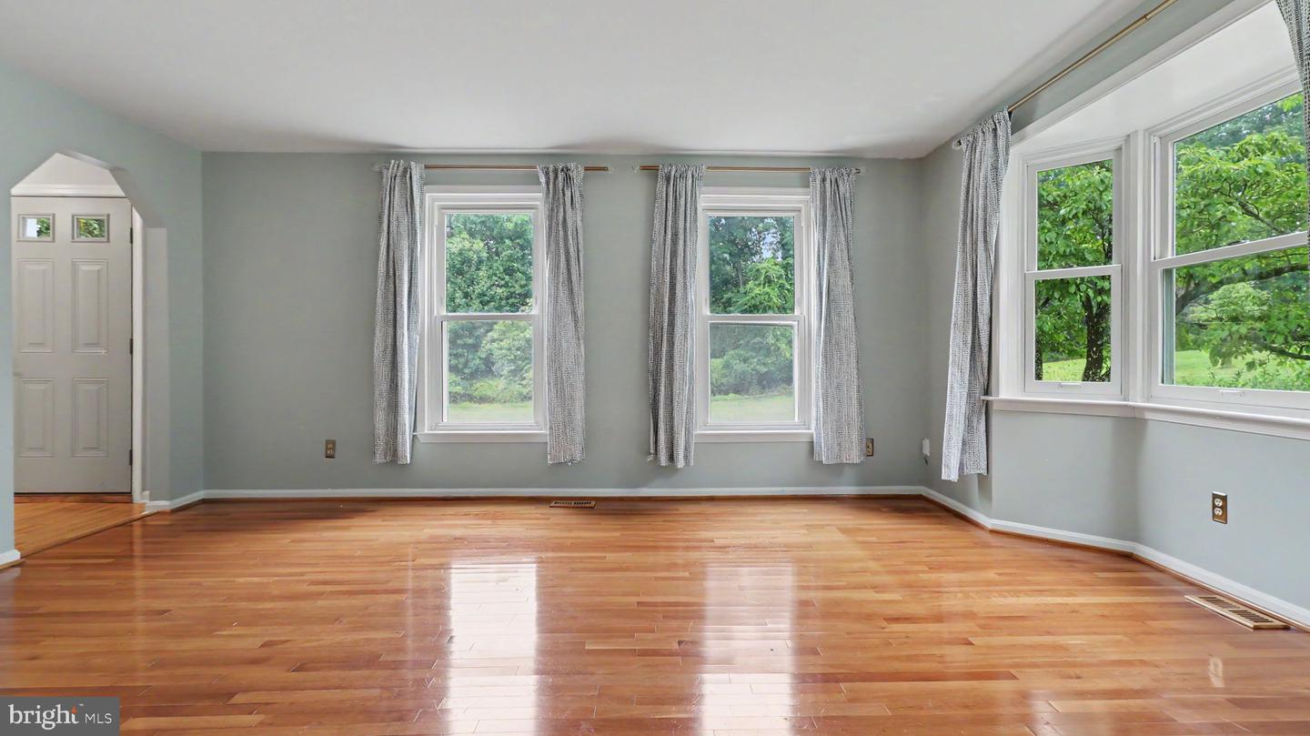 13083 Williamfield Dr Property Photo 8
