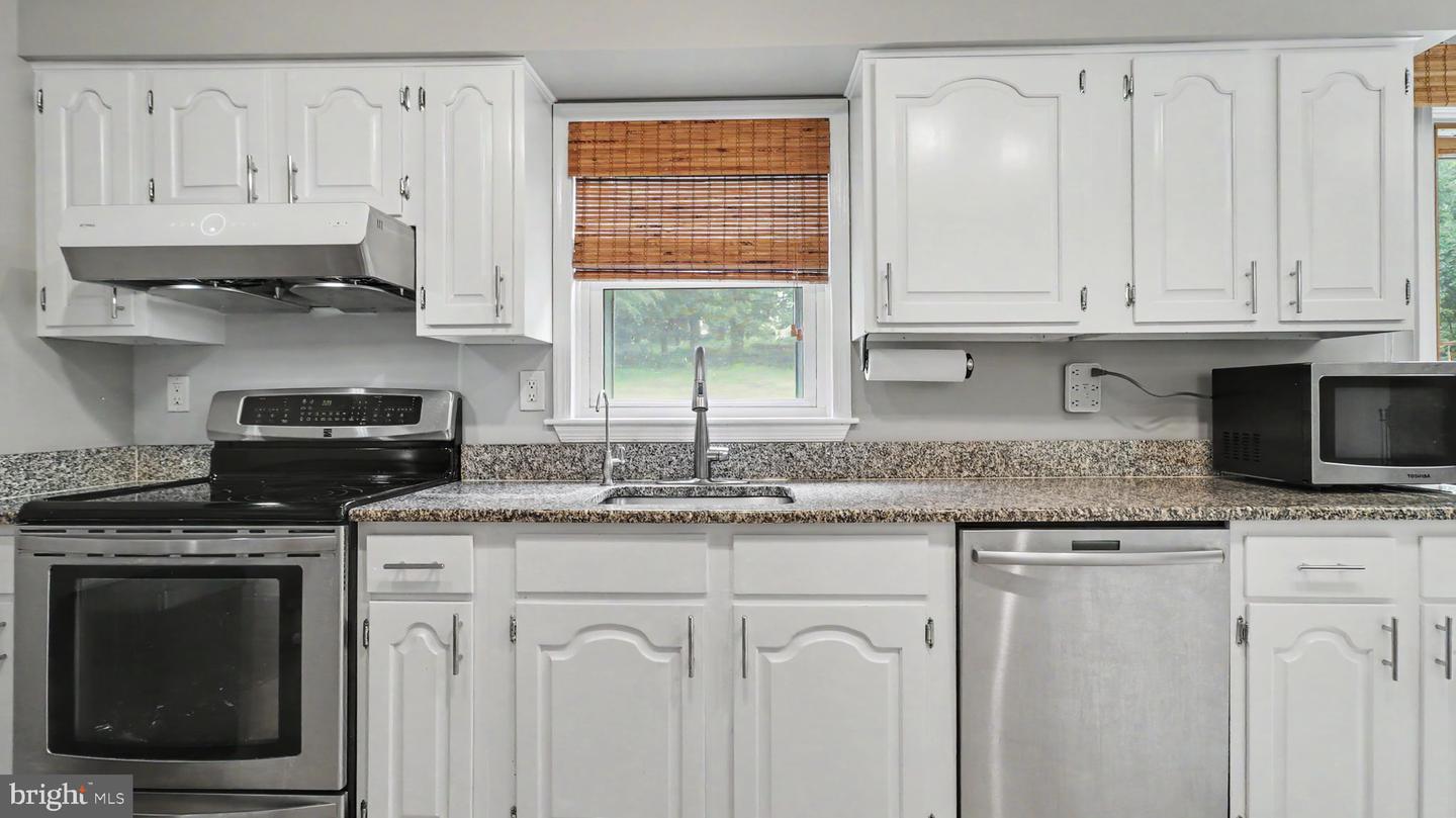 13083 Williamfield Dr Property Photo 11